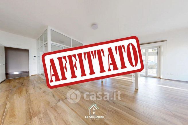 Ufficio in commerciale in Via Napoleone Bonaparte 17 /B
