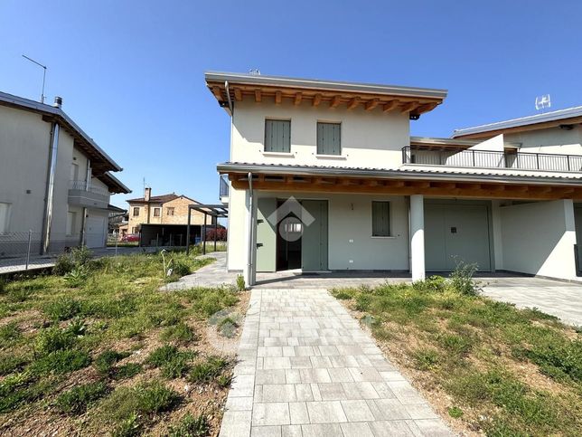 Villa in residenziale in Via Fabio Filzi 3