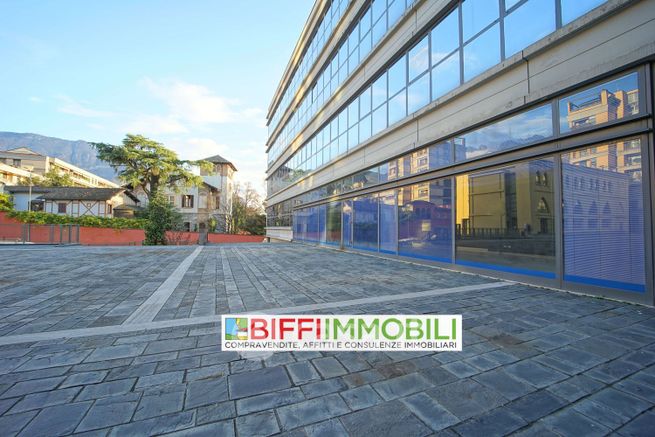 Ufficio in commerciale in Corso Giacomo Matteotti