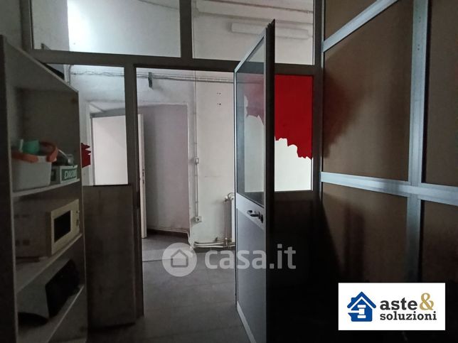 Capannone in commerciale in Via Serrano 14 /C