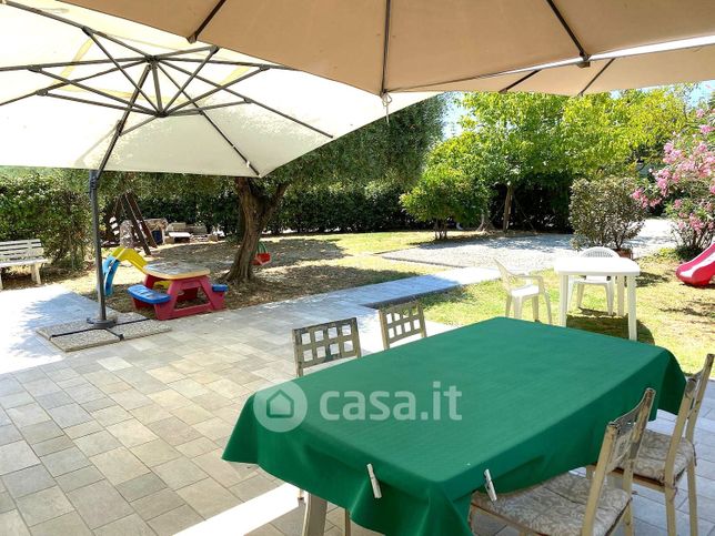 Casa bi/trifamiliare in residenziale in Via del Frullino Galleno