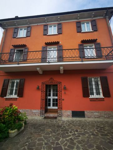 Casa indipendente in residenziale in Frazione Roncole 30