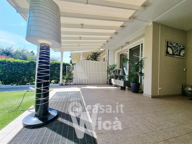 Villetta a schiera in residenziale in