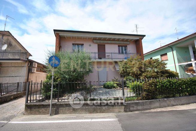 Rustico/casale in residenziale in Via Valbauzzo 33