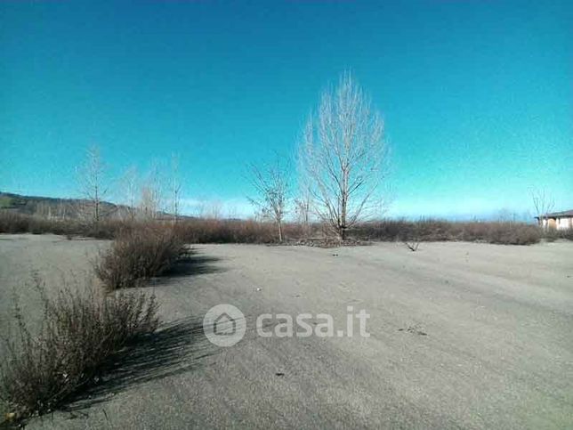 Terreno agricolo in commerciale in Via Liberazione 28