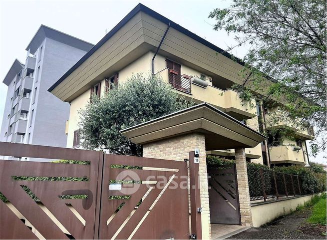 Appartamento in residenziale in Via Umberto Giordano 1-3