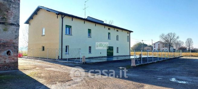 Casa bi/trifamiliare in residenziale in Via Navi di Sotto 11