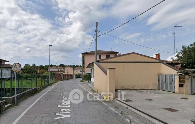 Box/posto auto in residenziale in Via Dalcerri Tosi 711