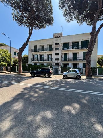 Appartamento in residenziale in Viale Mencacci 15