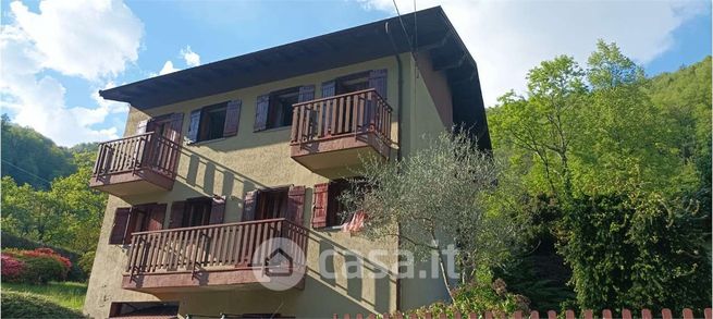 Casa indipendente in residenziale in Via Carlo Angela
