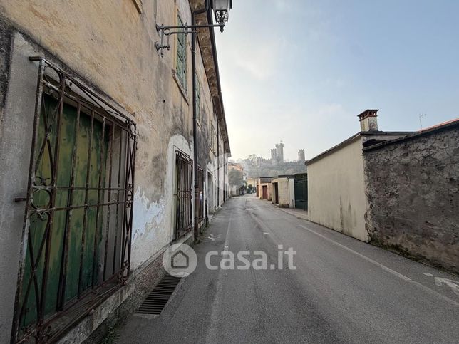 Casa bi/trifamiliare in residenziale in Via Santa Maria 5