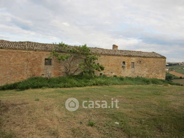Rustico/casale in residenziale in Strada Comunale Vallasciano