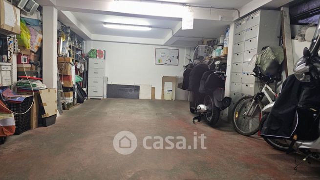 Box/posto auto in residenziale in Via Federico Guarducci