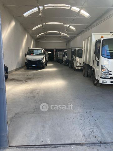 Capannone in commerciale in Via Montalbano