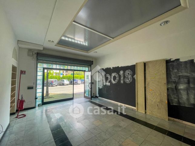 Ufficio in commerciale in Via Bergamo 18