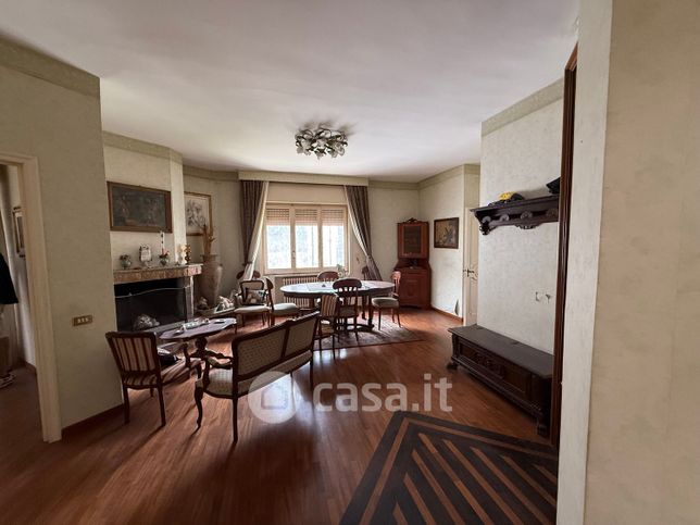 Appartamento in residenziale in Via Ferrante Loffredo 6