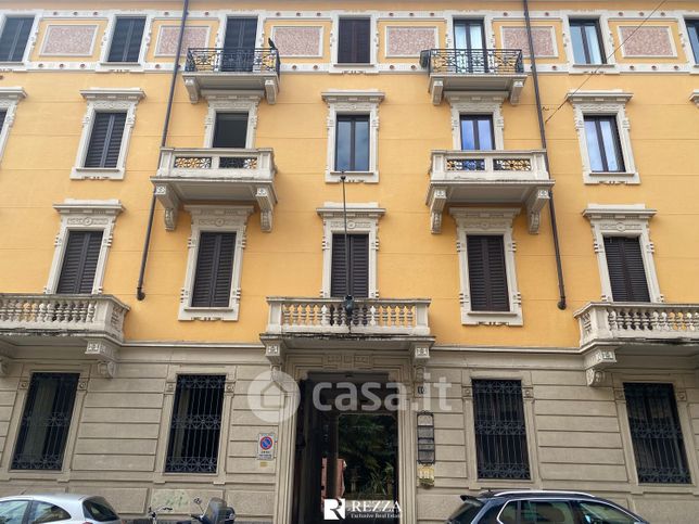 Ufficio in commerciale in Via Spartaco