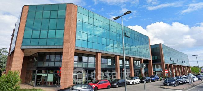 Ufficio in commerciale in 