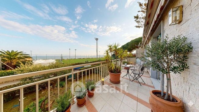 Appartamento in residenziale in Via del Mare 56
