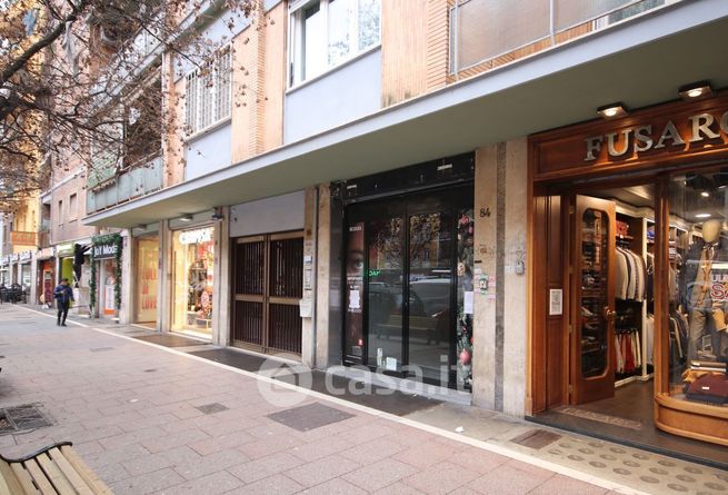 Negozio/locale commerciale in commerciale in Viale Guglielmo Marconi 84