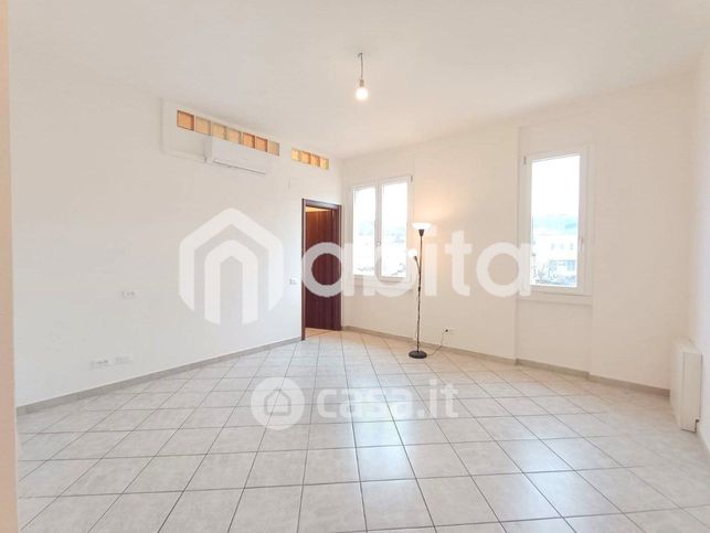 Ufficio in commerciale in Via Fiorentina 60