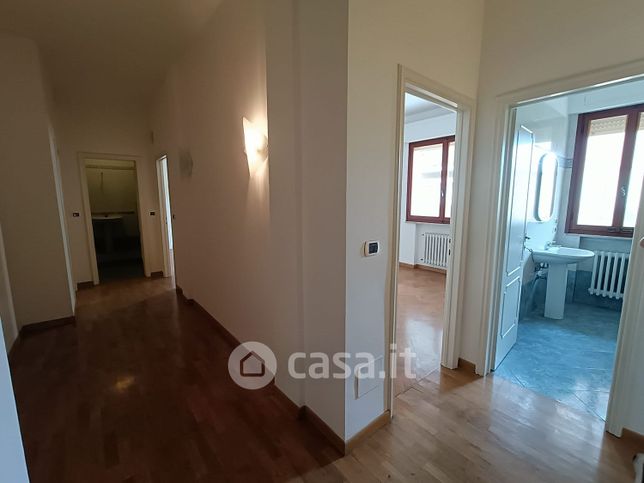 Ufficio in commerciale in Via Giuseppe Mazzini 68