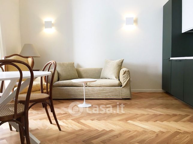 Appartamento in residenziale in Via Giulio Petroni 48