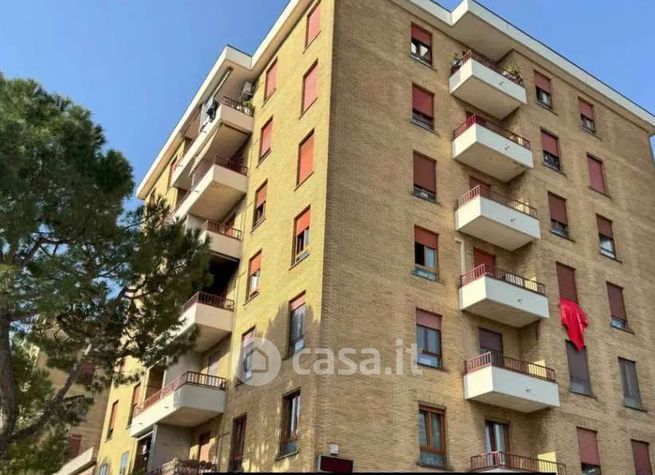 Appartamento in residenziale in Viale Lombardia 32