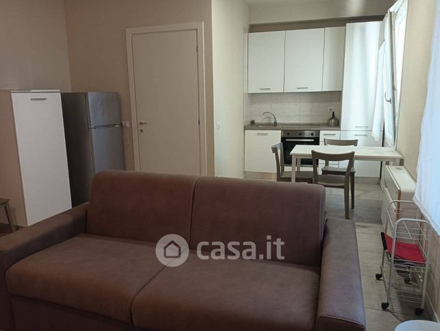 Appartamento in residenziale in Piazza Pontida 8 /A