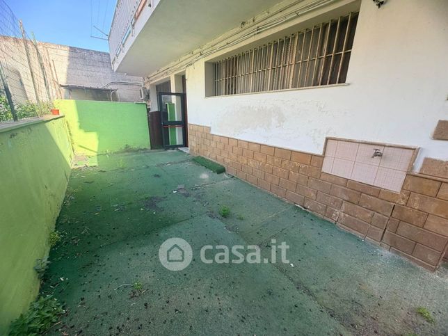 Capannone in commerciale in 