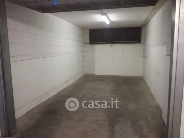 Box/posto auto in residenziale in Via dei Luceri