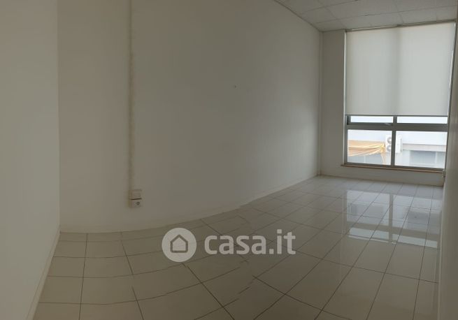 Ufficio in commerciale in Via Luigi Einaudi 168