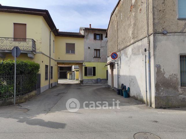 Box/posto auto in residenziale in Via Antonio Fogazzaro 80