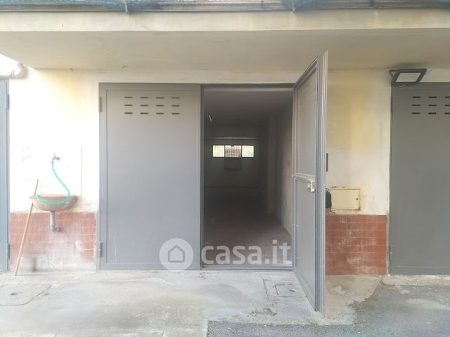 Box/posto auto in residenziale in Via Cassia 139