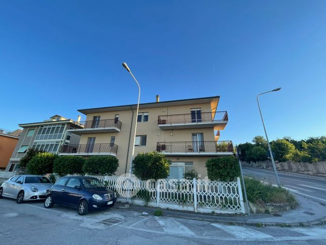 Appartamento in residenziale in Via Honorati 1