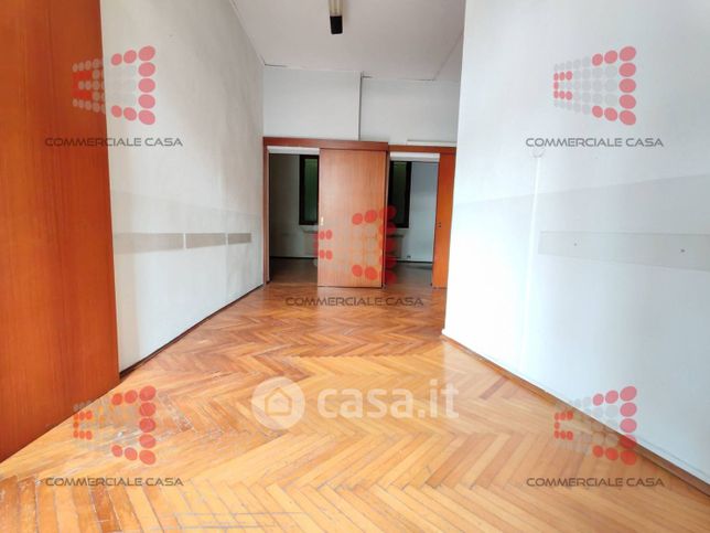 Ufficio in commerciale in Galleria Matteotti 12