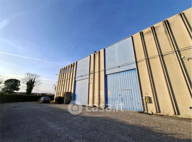 Capannone in commerciale in Via Palladio