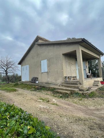 Casa indipendente in residenziale in 