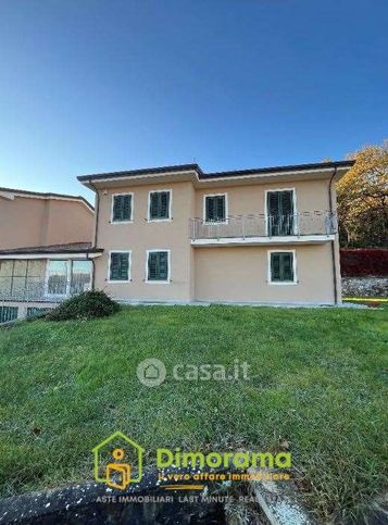 Villa in residenziale in Via Sottomonte 316
