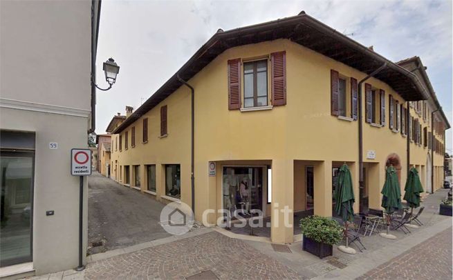 Box/posto auto in residenziale in Via Piazzoni 70