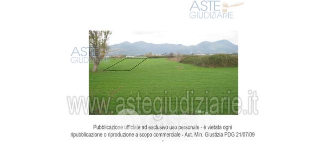 Terreno agricolo in commerciale in 