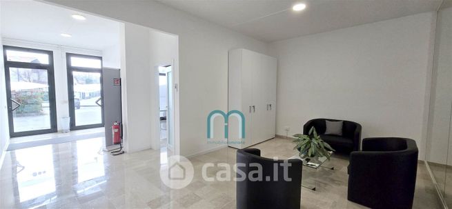 Ufficio in commerciale in Via Felice Polanzani