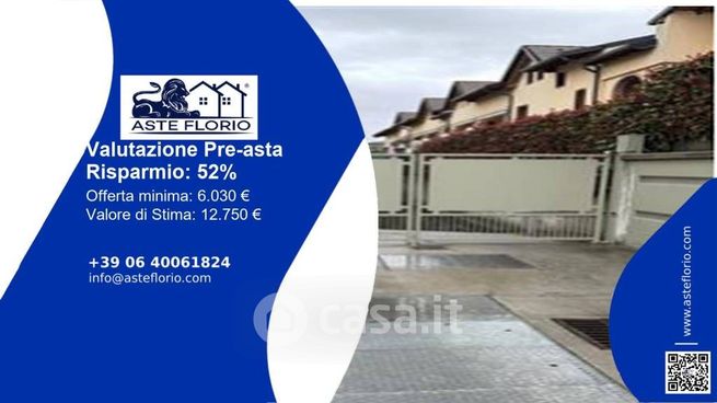 Box/posto auto in residenziale in Via Vimercate