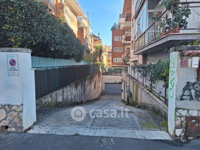 Negozio/locale commerciale in commerciale in Via Ettore Romagnoli 36