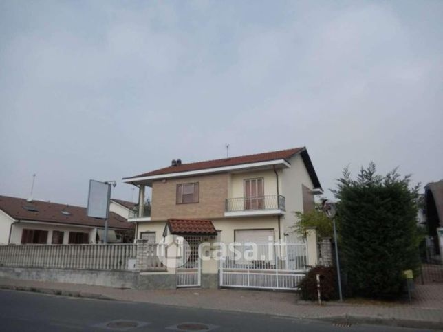 Ufficio in commerciale in Via Borgaro