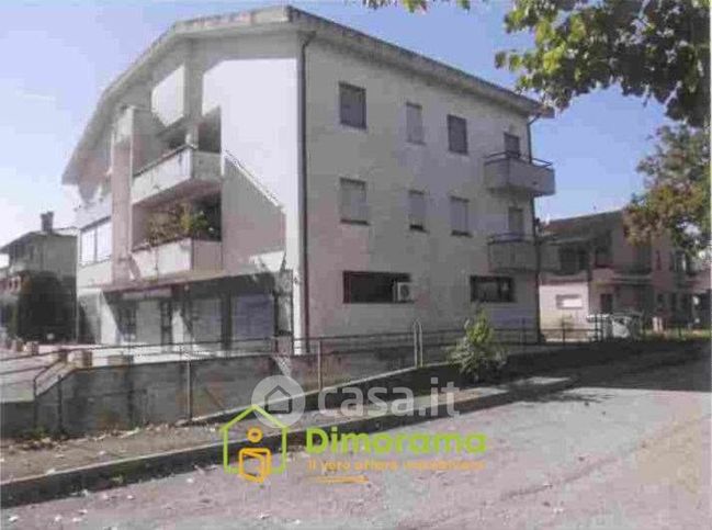 Appartamento in residenziale in Via Publio Virgilio Marone 37