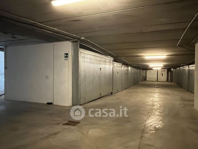 Garage/posto auto in residenziale in Via G. F. Medail 21