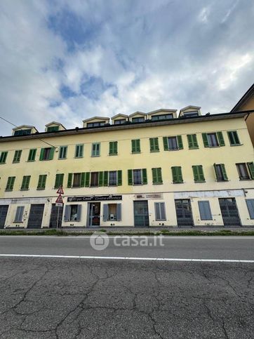 Ufficio in commerciale in Via Pavese