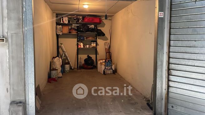 Garage/posto auto in residenziale in Via Giulio Cesare