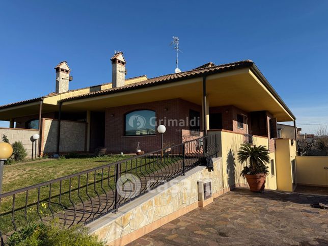 Casa bi/trifamiliare in residenziale in Via Tagliamento 18